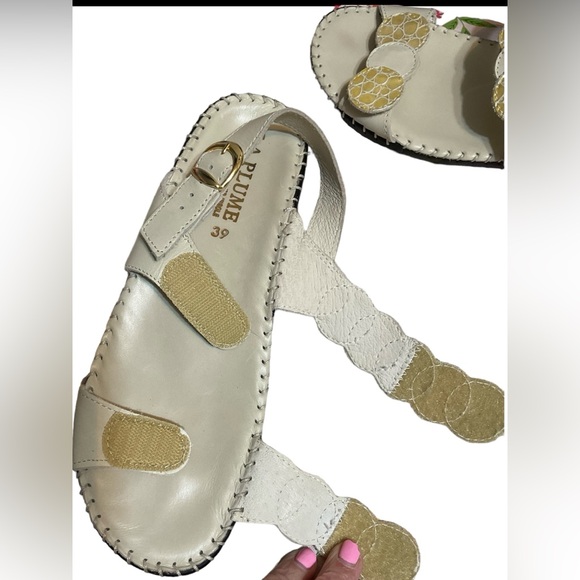 La Plume Fiora Cream & Gold Leather Sandals Size 39 NWOT - Picture 6 of 12